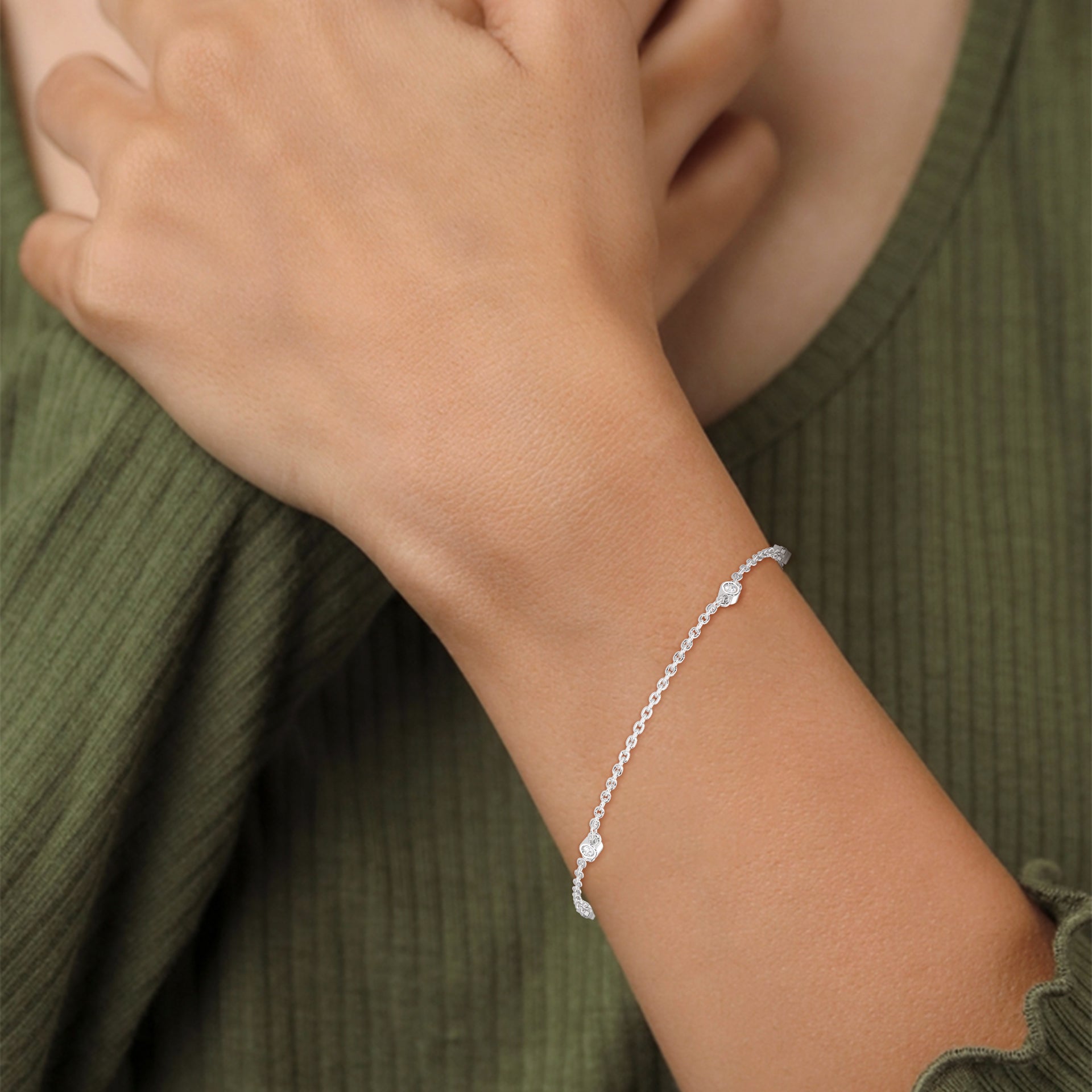 Diamond Chain Bracelet ON WOMENS HAND